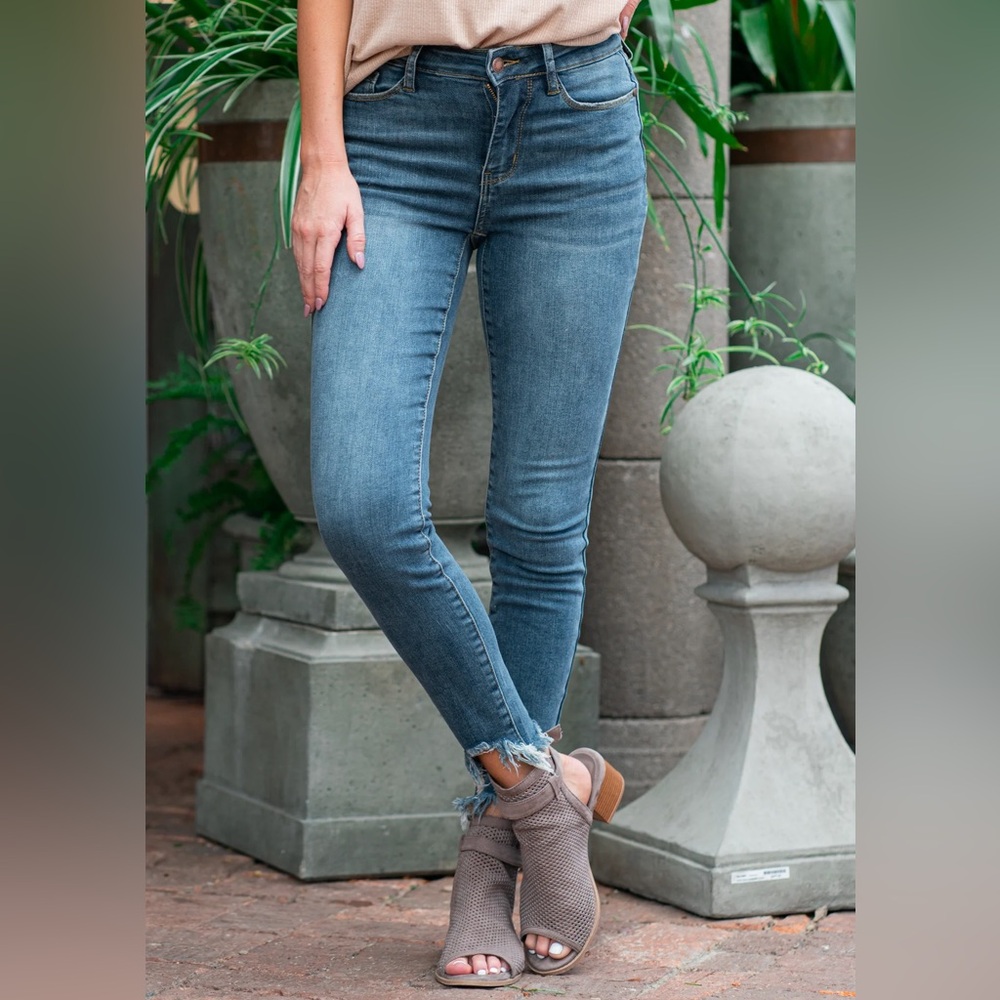 Judy Blue Eva Mid Rise Skinny Jean